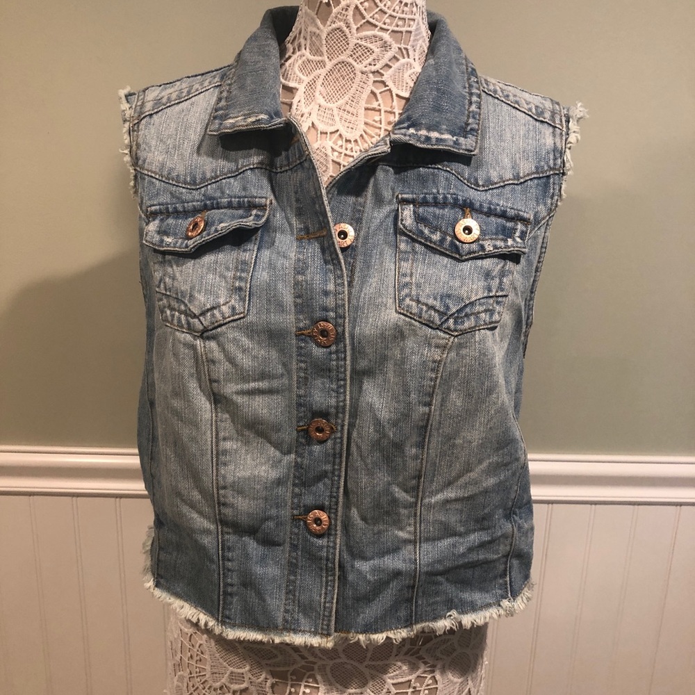 Beyoncé Cropped Denim Vest by Ashley Stewart - Picture 4 of 7